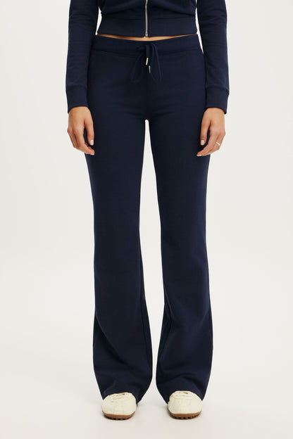 Sculpt Fleece Bootleg Sweatpant