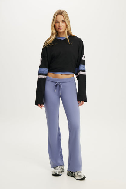 Sculpt Fleece Bootleg Sweatpant
