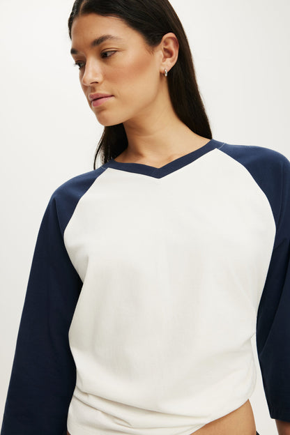 Active 3/4 Sleeve Graphic Raglan Tee
