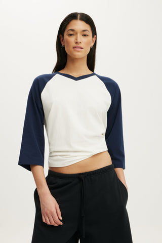 Active 3/4 Sleeve Graphic Raglan Tee
