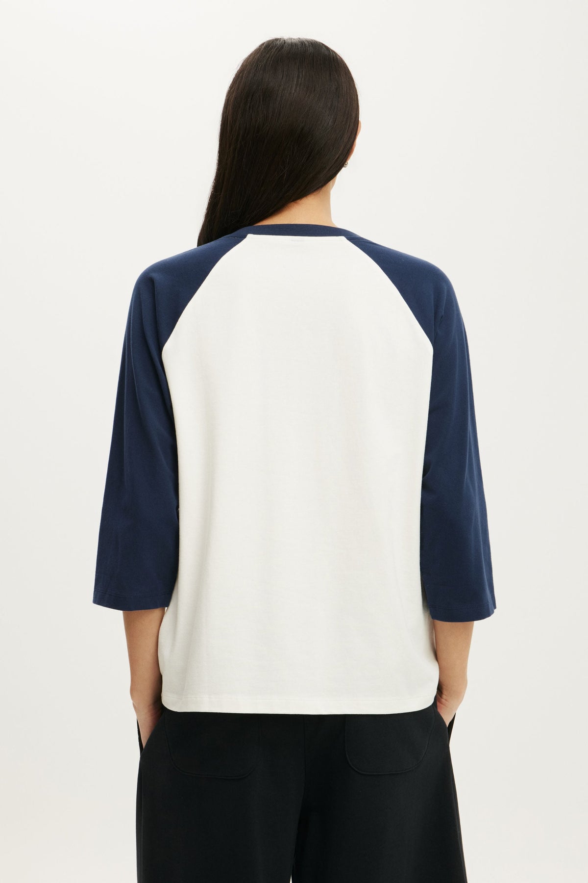 Active 3/4 Sleeve Graphic Raglan Tee