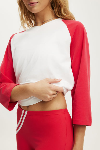 Active 3/4 Sleeve Graphic Raglan Tee